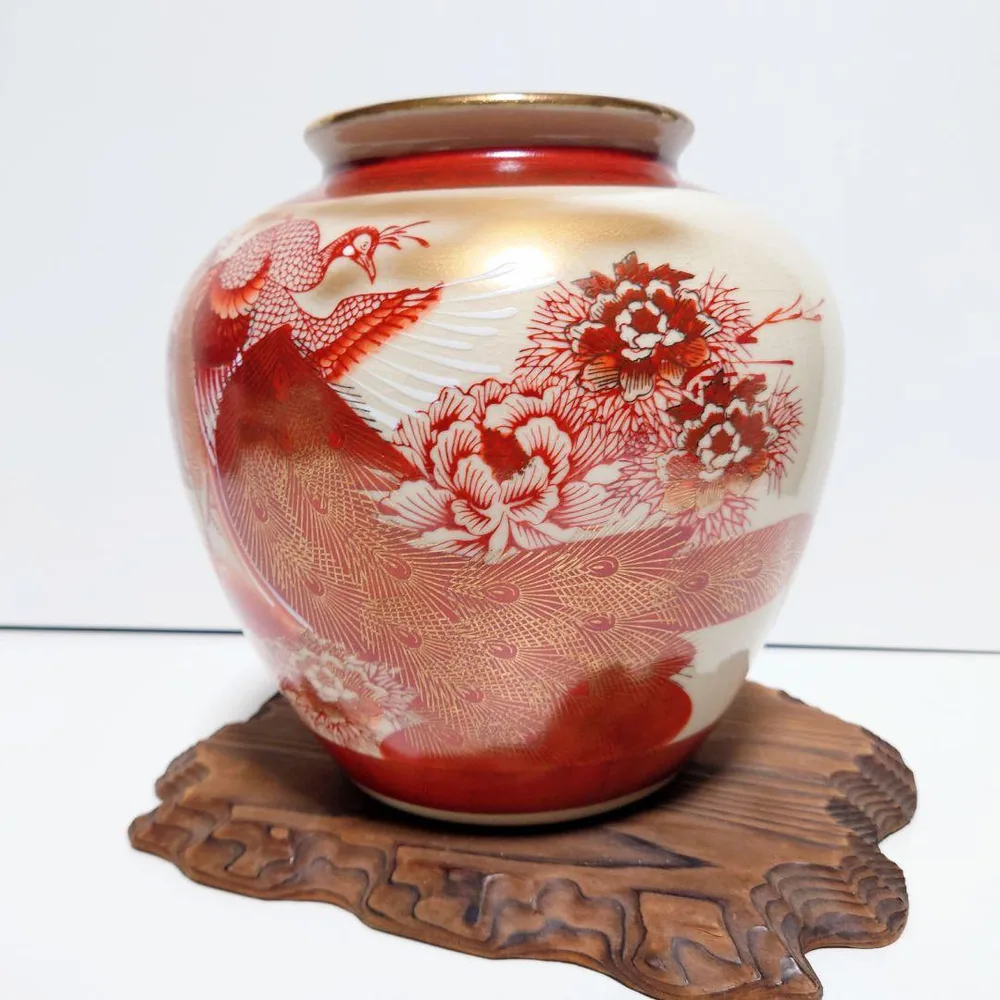 九谷焼 龍山窯 花瓶 壺 赤絵金彩 孔雀牡丹 和風 インテリア 花器