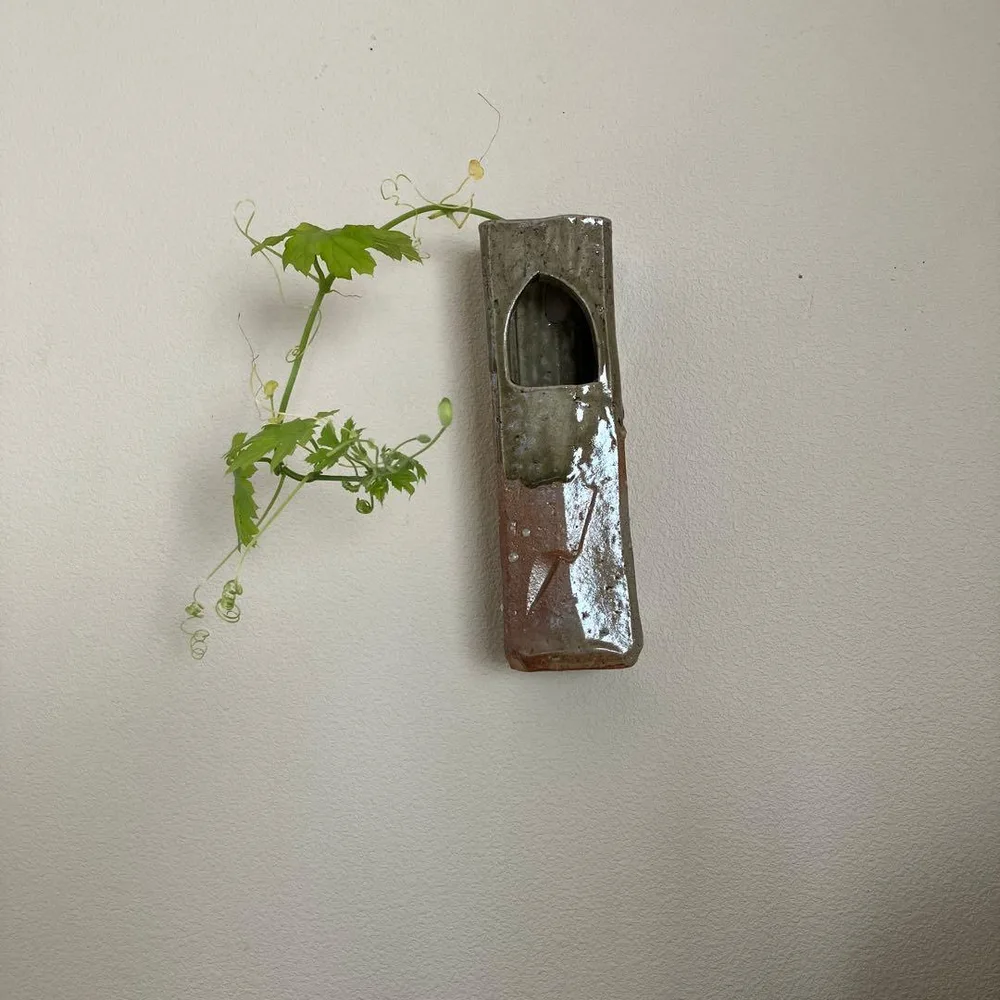 壁掛け 花瓶 陶器