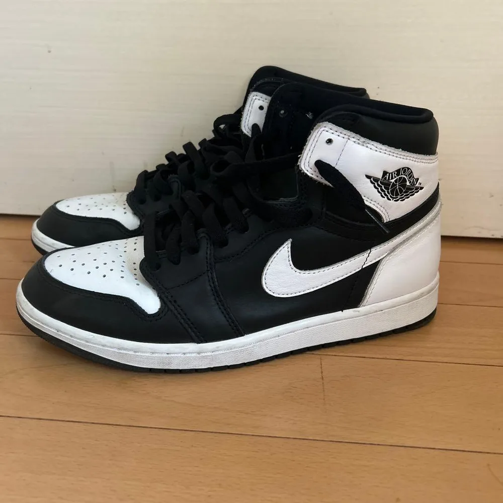 NIKE AIR JORDAN 1 HIGH สีดำสีขาว
