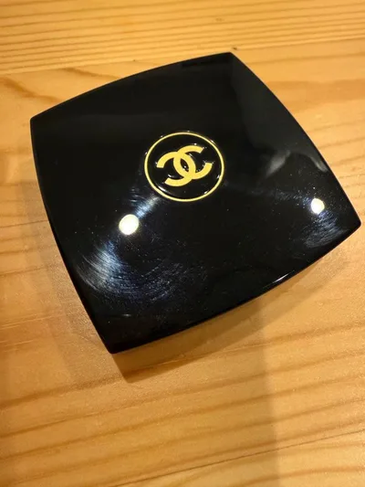 CHANEL レキャトルオンブル N°5 アイシャドウ