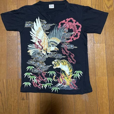 和柄 鷹 虎 Tシャツ ブラック