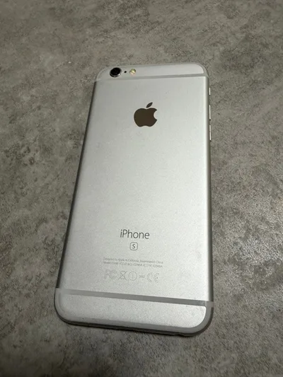 Apple iPhone 6s 本体