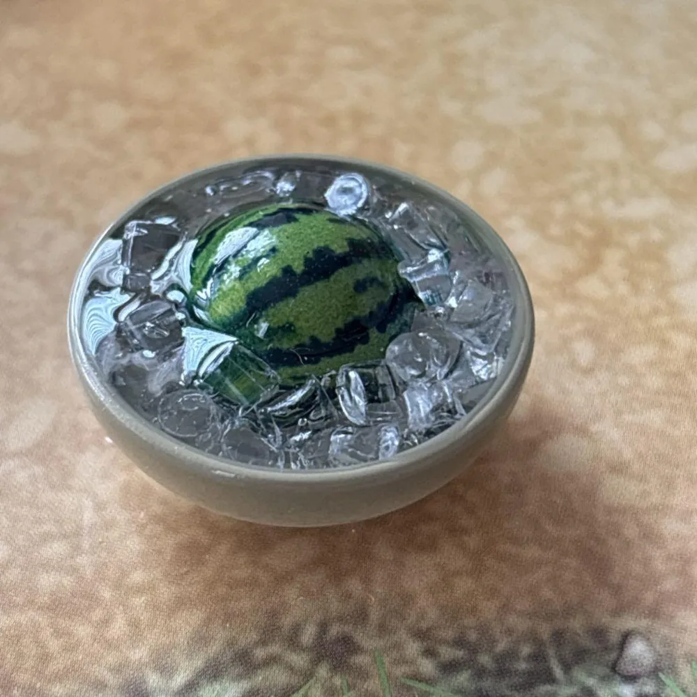 ミニチュア 冷やしスイカ(薄茶)夏の風物詩 ドールハウス ぬい活