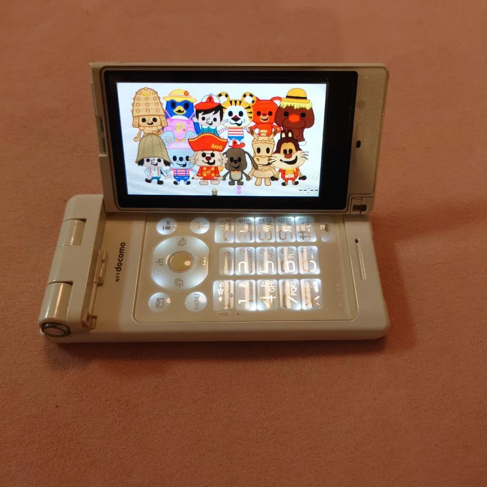 P-10A docomo ホワイト