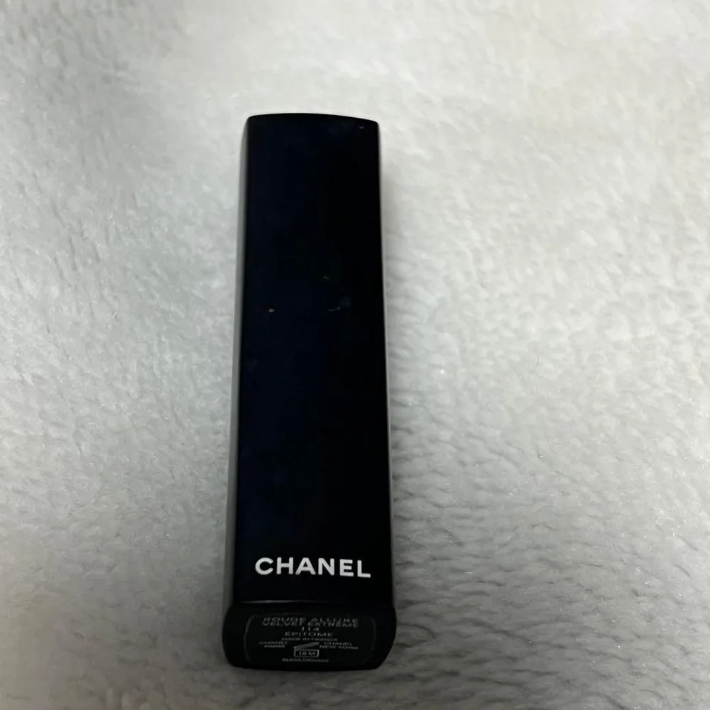 CHANEL ルージュ アリュール ヴェルヴェット エクストレム 114番