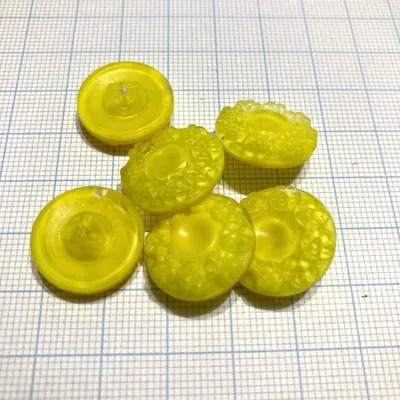 ガラスボタン_黄色のお花