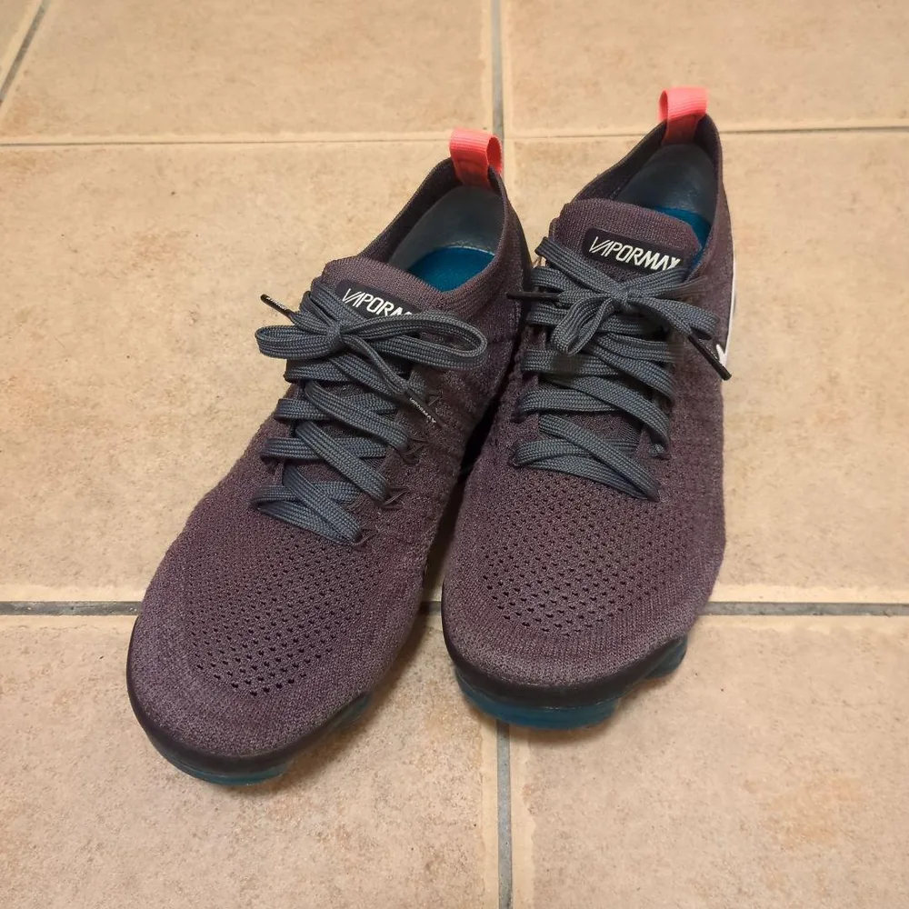 NIKE VAPORMAX スニーカー