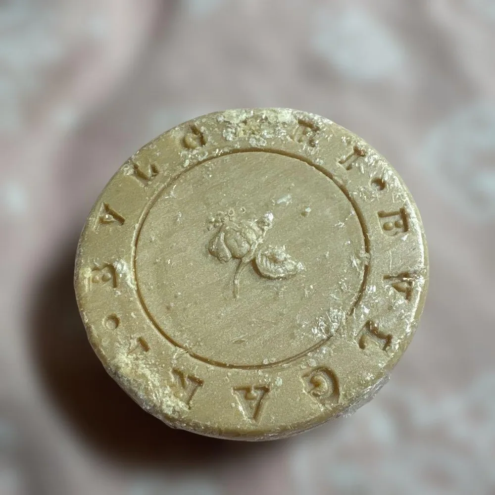 BVLGARI 花彫刻 石鹸