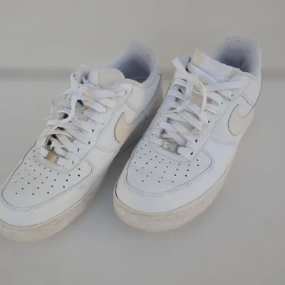 NIKE AIR FORCE 1 ナイキスニーカー