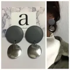 1058-2☺︎グレーとメタルシルバーのアンティークピアス☺︎