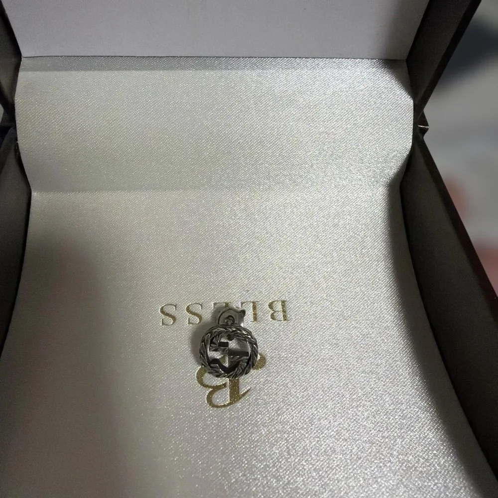 GUCCI インターロッキングG ピアス 片耳用