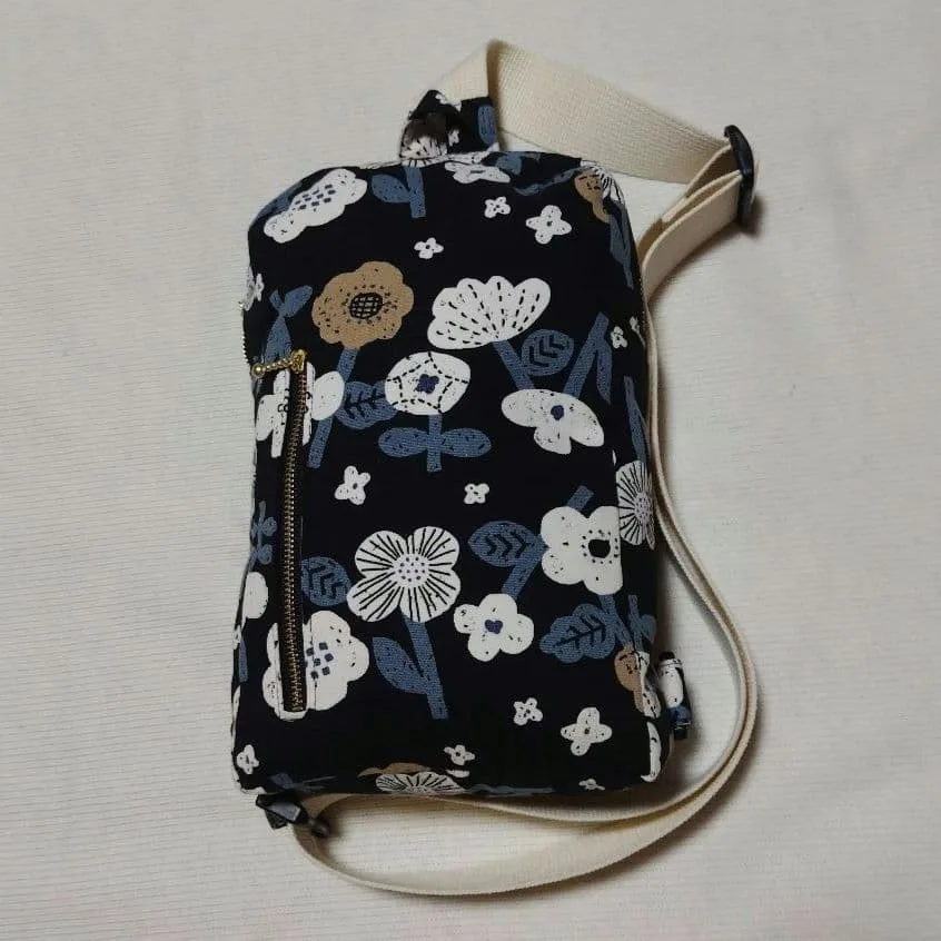 ハンドメイド ボディバッグ 花柄