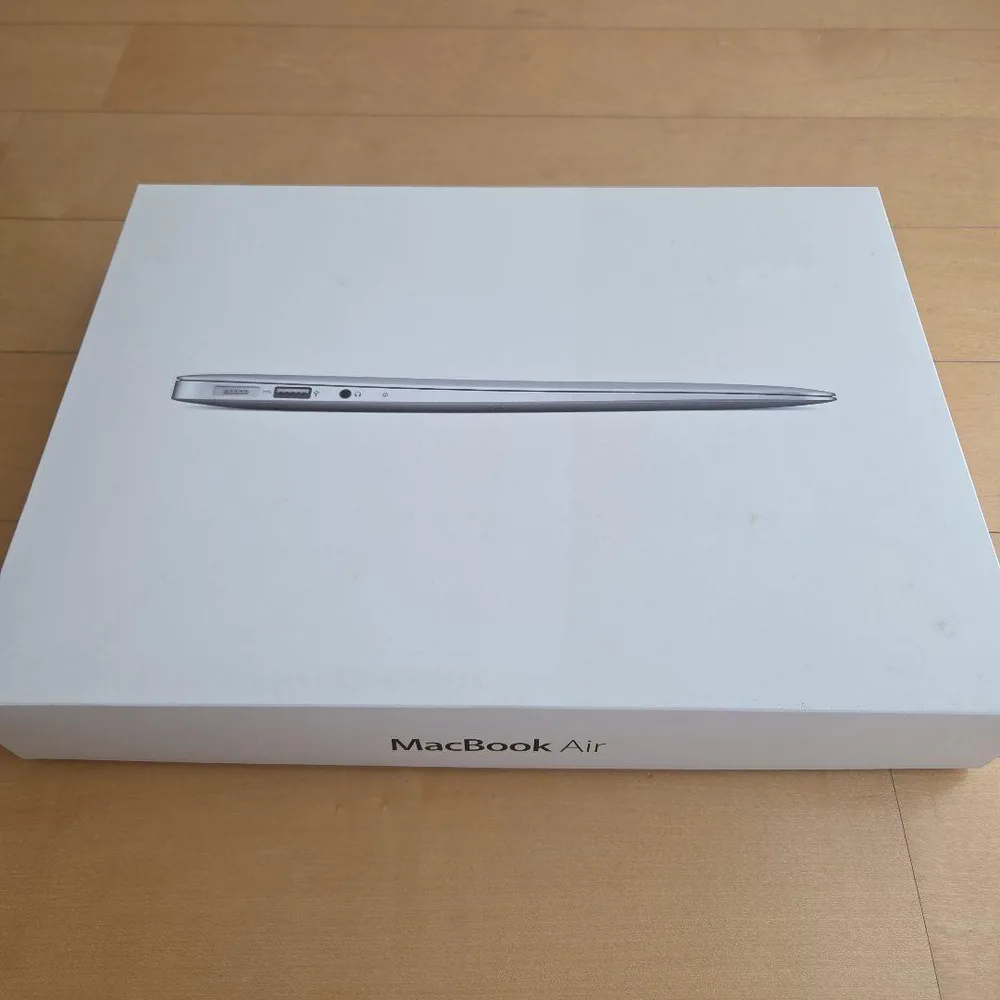 未使用 MacBook Air 箱 ケーブル