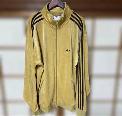 adidasベロア トラックジャケット イエロー ゴールド