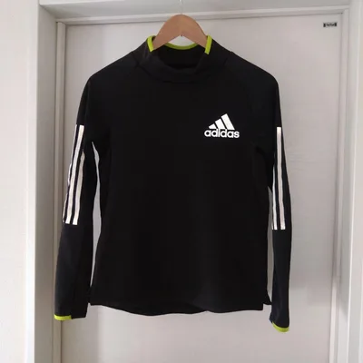 adidas ブラック 長袖インナー