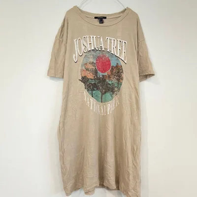 フォーエバー21 プリント Tシャツ クルーネック 半袖 プリント M ベージュ