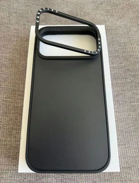 CASETiFY iPhone17、18proスタンド付き