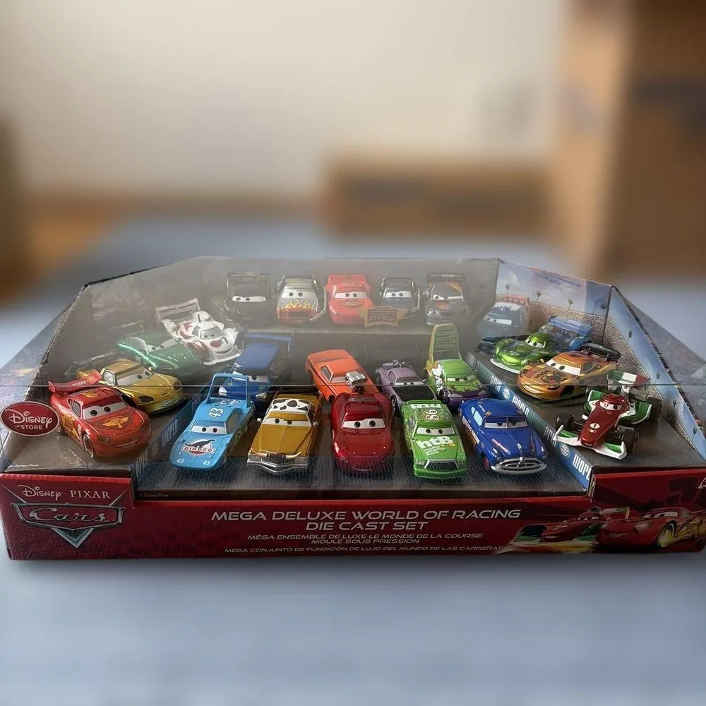 ディズニー ピクサー カーズ Mega Deluxe Die Cast