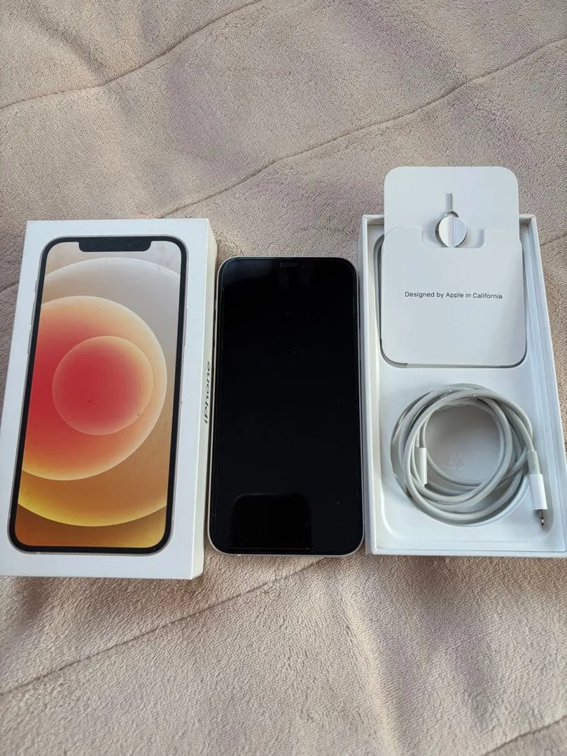 iPhone12 64GB ホワイト バッテリー72% SIMフリー