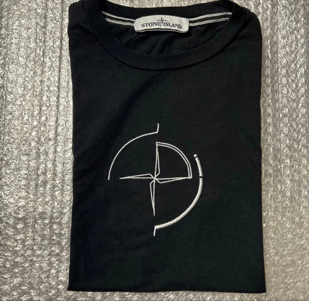 STONE ISLAND ブラック Tシャツ Sサイズ