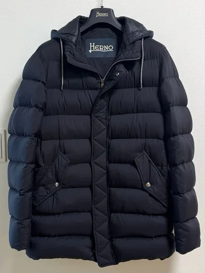 HERNO メンズ フード付きダウンジャケット(HERNOのハンガー付)