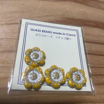 チェコ製 イエロー花形ガラスビーズ 4個セット