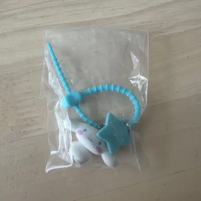 サンリオ ななほしカラフルマルチチャーム シナモンロール