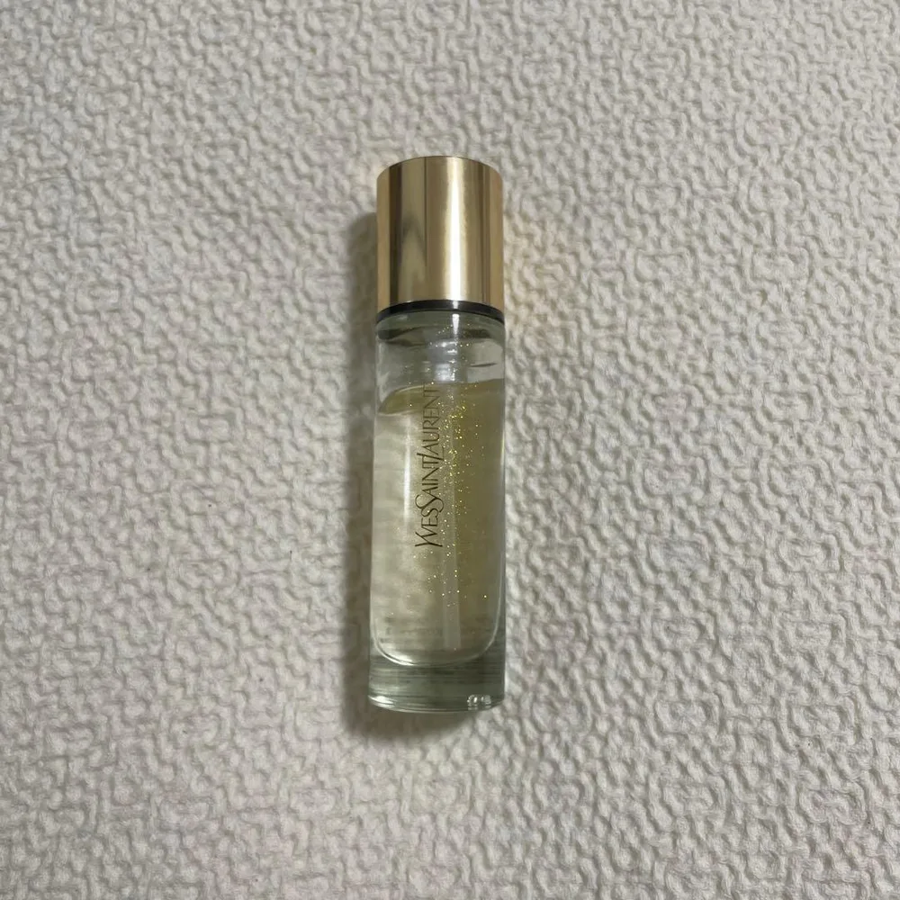 YSL イヴ・サンローラン ラディアント タッチ ブラープライマー 1