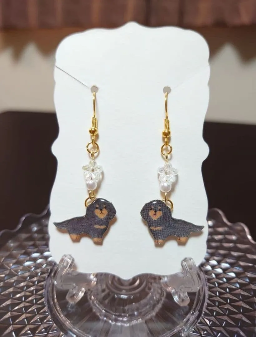ハンドメイド ミニチュアダックスフンド ピアス 犬 グレー 全身 レジン