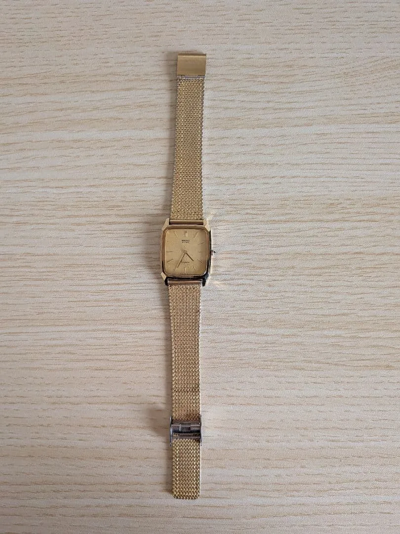SEIKO Dolce クォーツ 腕時計 ゴールドカラー