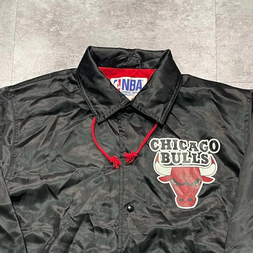 NBA Chicago Bulls ナイロンジャケット コーチジャケット