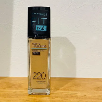 MAYBELLINE FIT me リキッドファンデーション 220