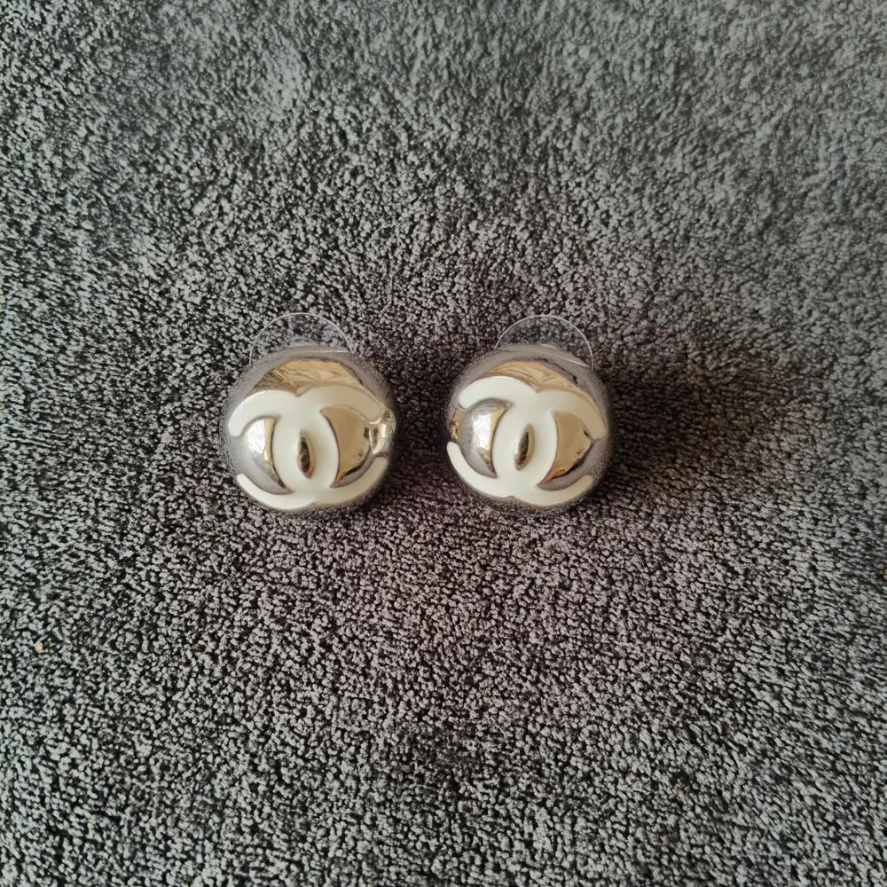 CHANEL~ CCCCロゴ ピアス シルバー