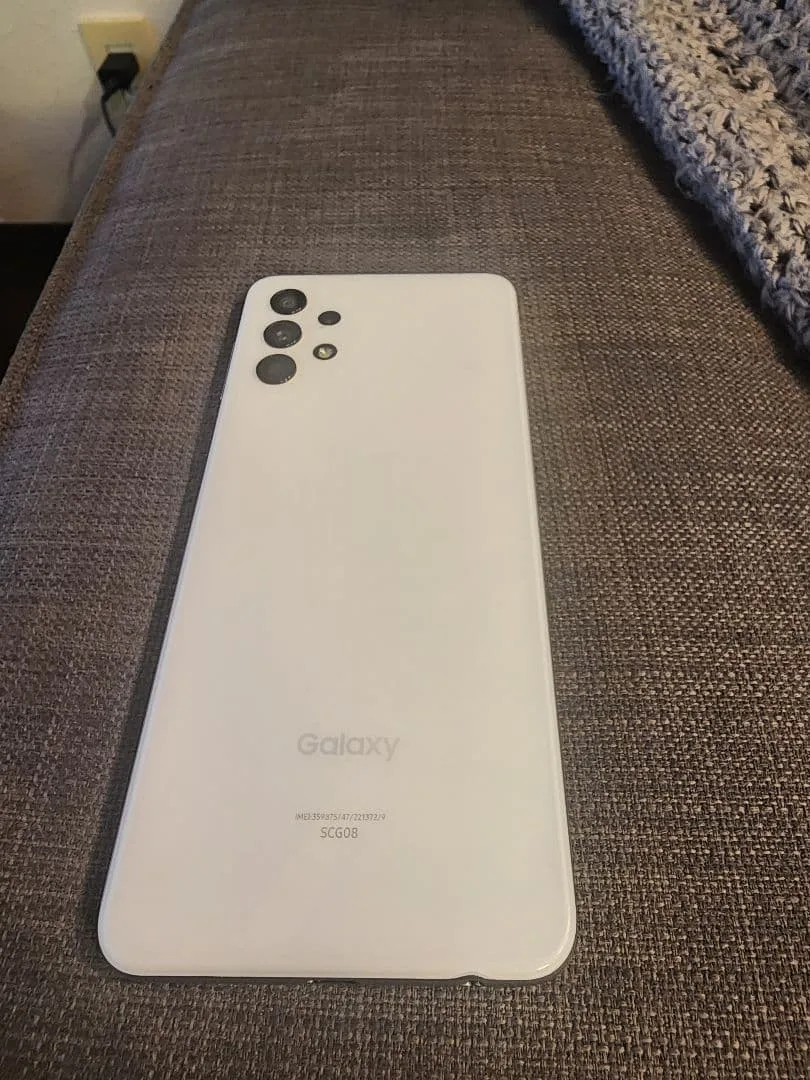 Samsung Galaxy SCG08 本体 ホワイト
