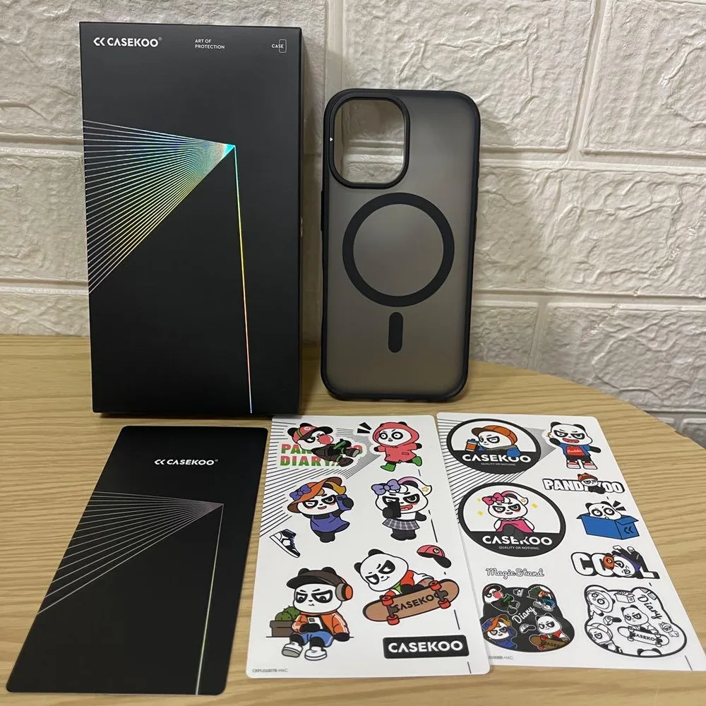CASEKOO iPhone16 用 ケース MagicStand ブラック