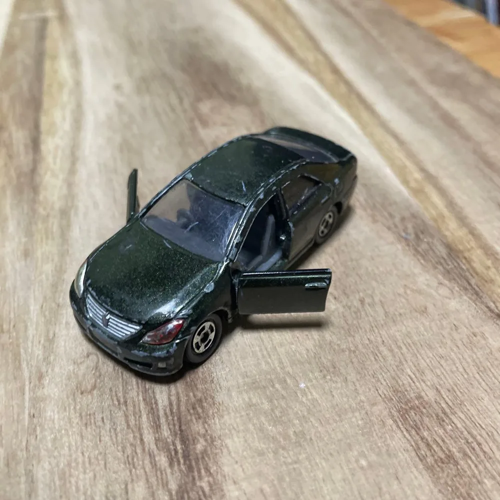 トミカ No.32 トヨタ クラウン 箱なし
