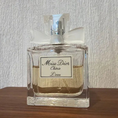 Miss Dior Chérie L'eau オードトワレ 50ml