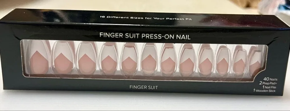 【新品】FINGER SUIT PRESS-ON NAIL WHITESPACE