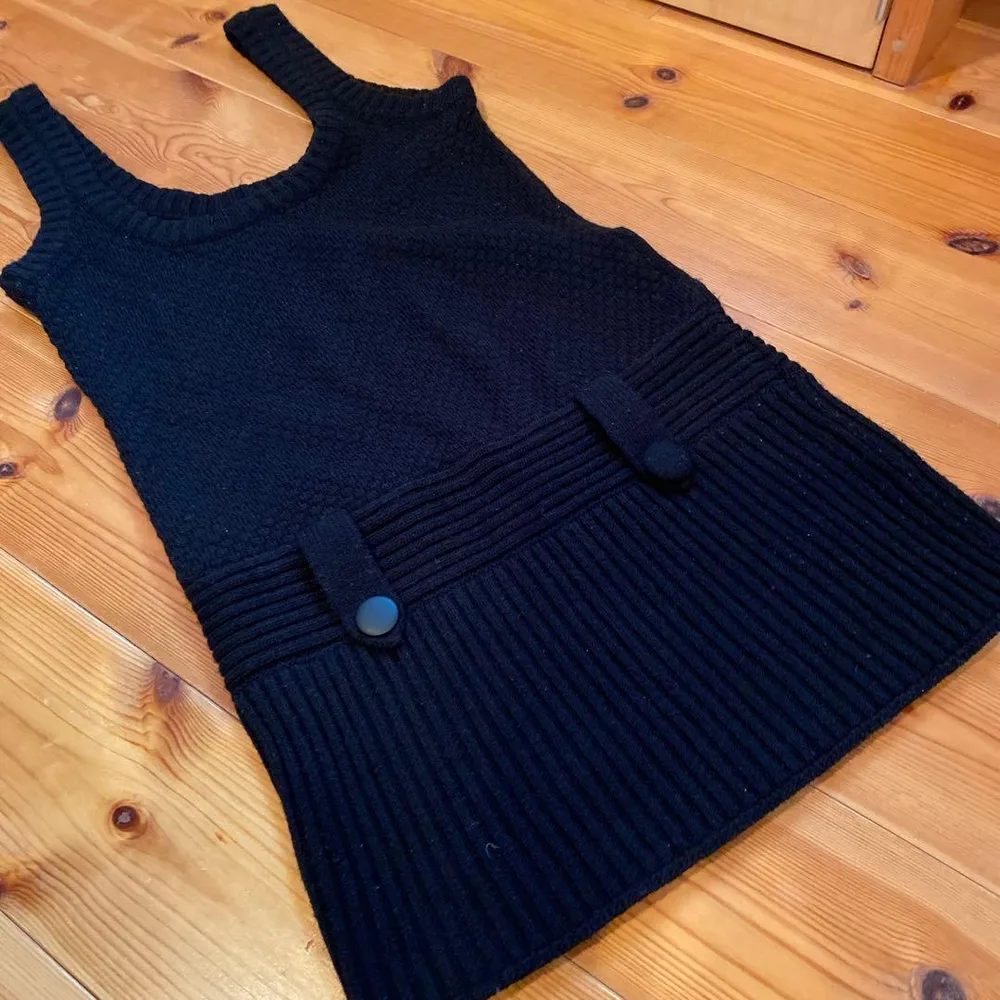 あったかふわふわ黒いノースリーブニット ベスト ジレ