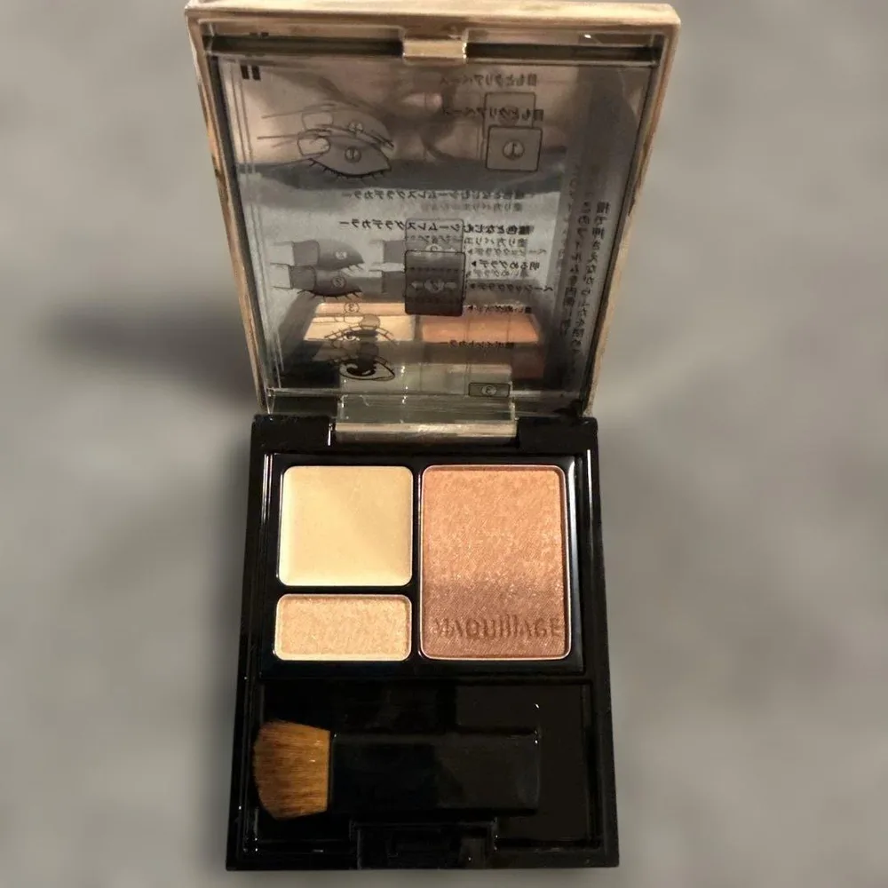 MAQuillAGE アイシャドウパレット OR331
