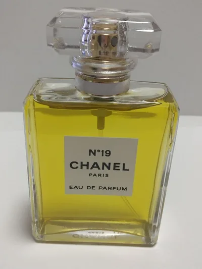 CHANEL N°19 オードパルファム 50ml