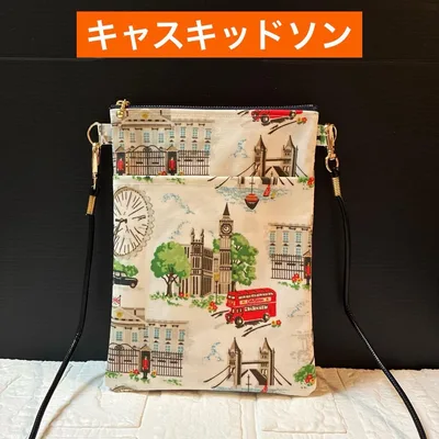 ☆ 大 サコッシュ スマホポーチにも!キャスキッドソン ラミネート地ハンドメイド