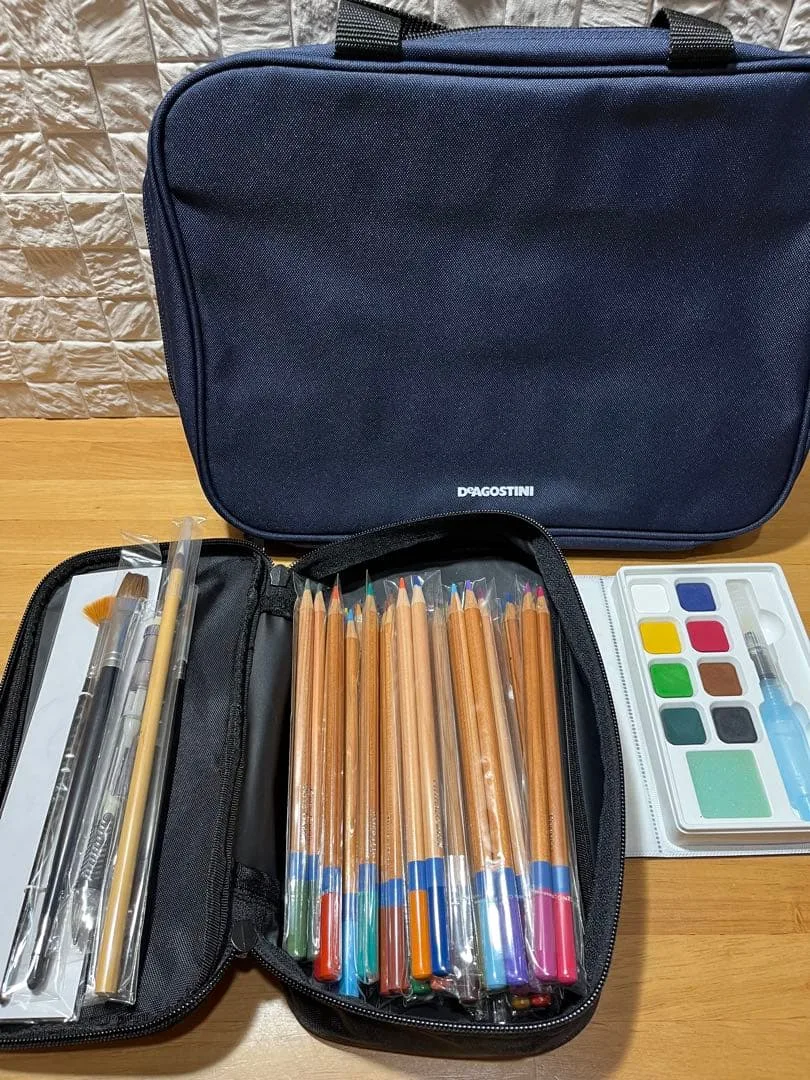 กระเป๋าใส่แปรงดินสอสี Deagostini 36 สีหน้าสีน้ำใหม่และไม่ได้ใช้