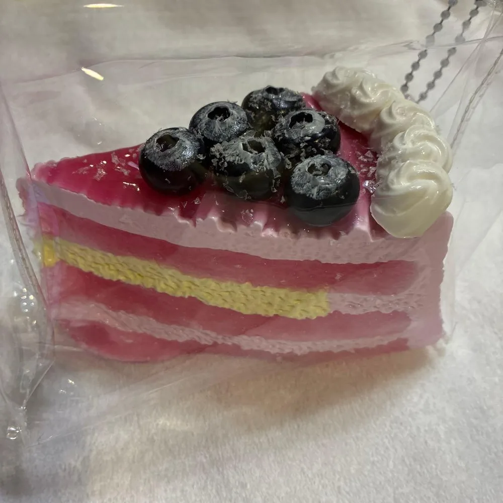 【新品】Blooming japan ブルーベリーケーキ 三角ケーキ スクイーズ
