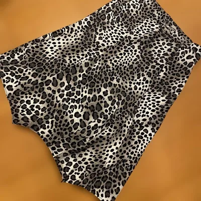 伊太利屋❤️レオパード柄 スカート ビット付き