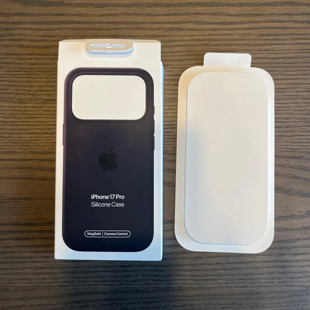 Apple iPhone 17 Pro シリコーンケース ブラック 箱のみ