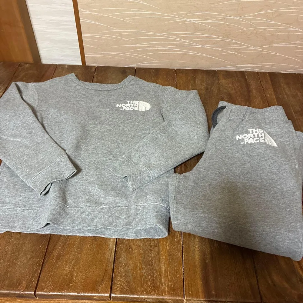 THE NORTH FACE ジュニアセットアップ グレー