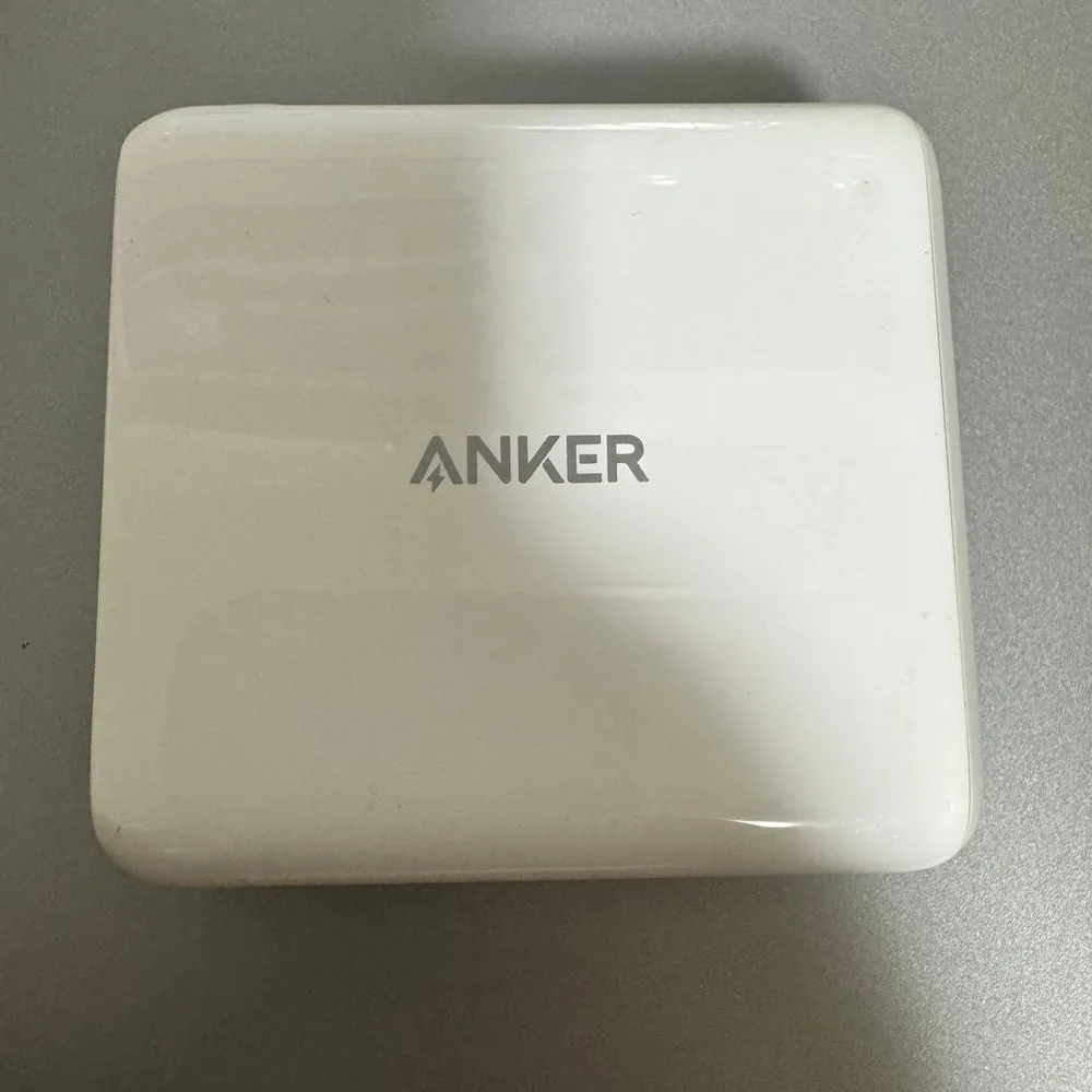 Anker PowerPort III 3-Port 65W 本体