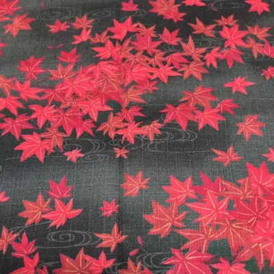①《黒》艶やか紅葉☆ハンドメイド はぎれ 和柄