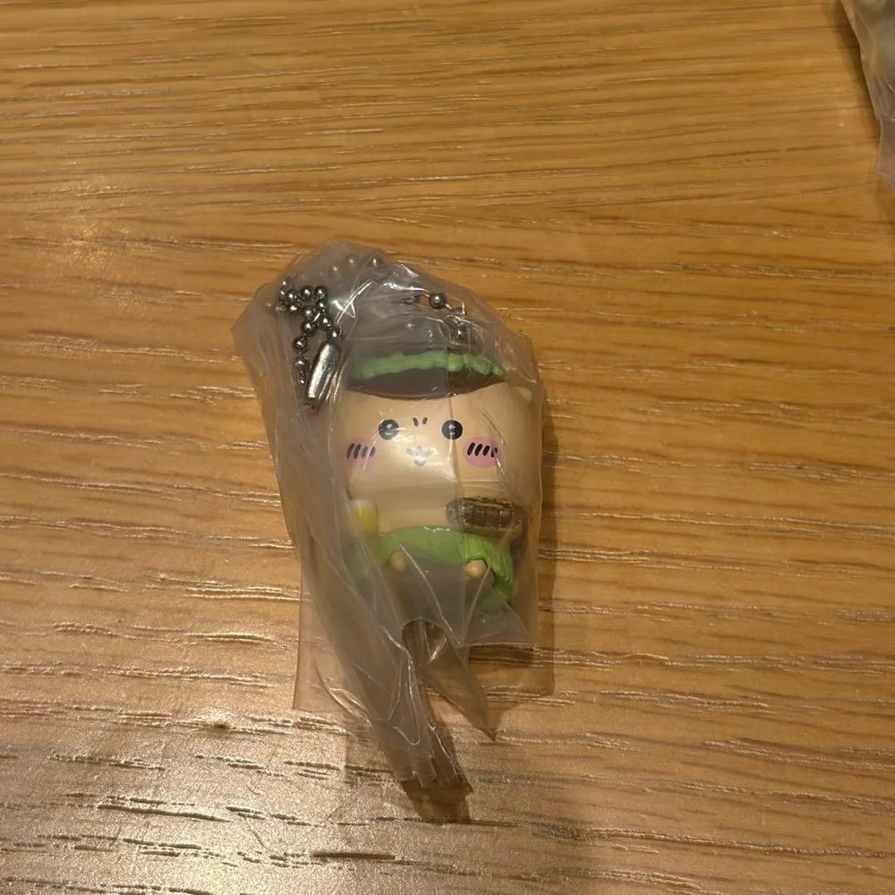 映画ちいかわ 人魚の島のひみつ たべものいっぱいマスコット くりまんじゅう